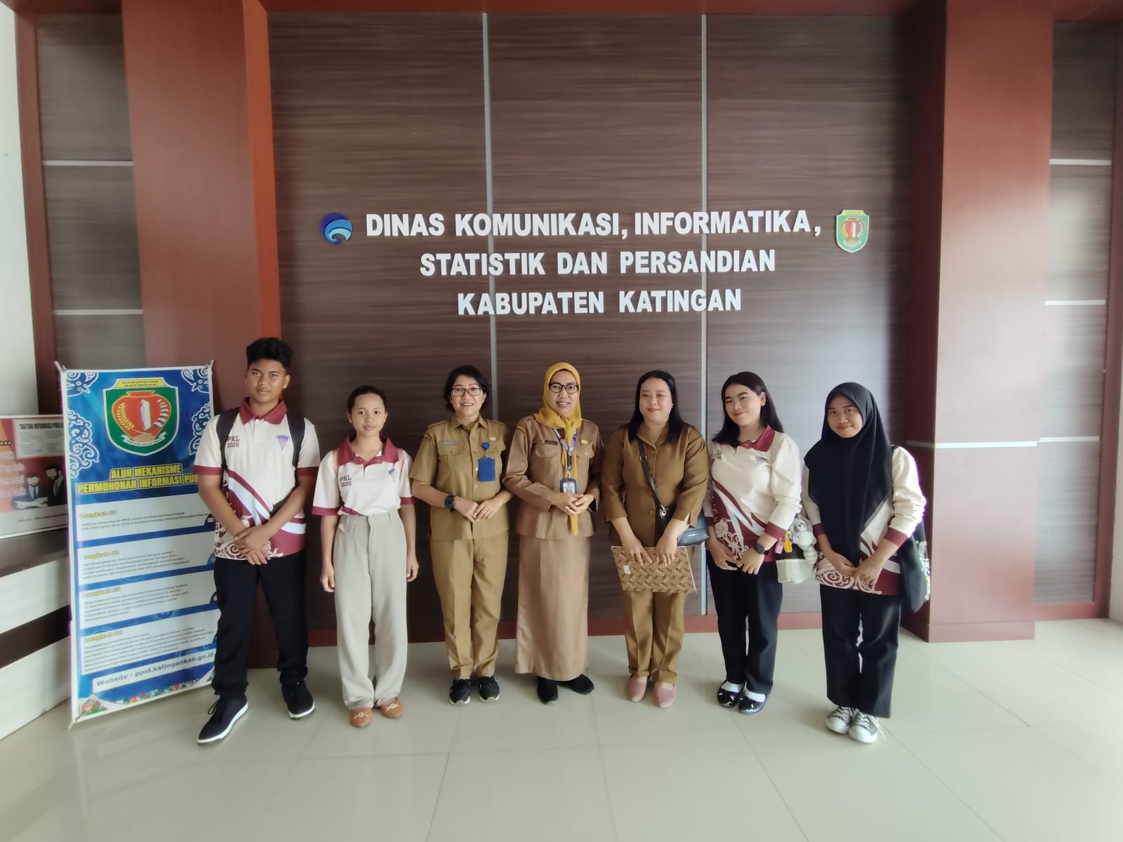 Diskominfostandi Katingan Terima Empat Siswa PKL SMKN 2 Kasongan Jurusan Desain Komunikasi Visual